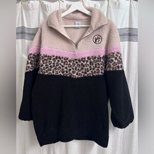 Stylish Fleece Pullover with Leopard Print